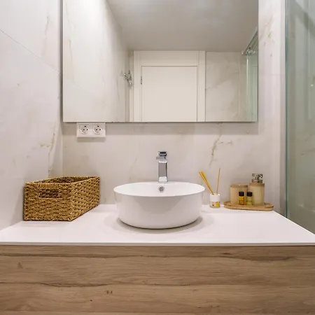 Seaside View High-floor - *