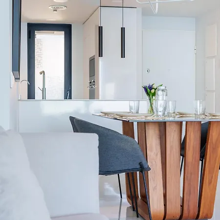 Apartment Seaside View High-floor - *
